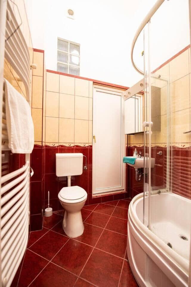 Very Central Convenient Large Ac Place 布达佩斯 外观 照片