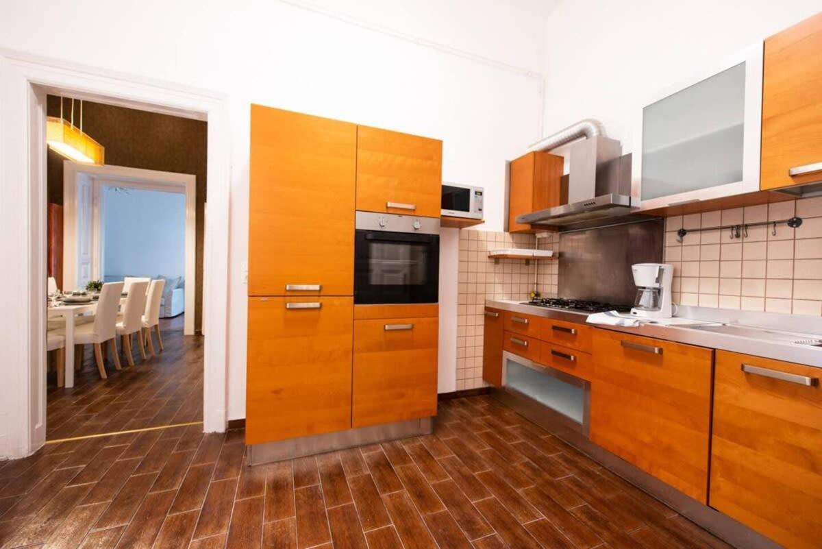 Very Central Convenient Large Ac Place 布达佩斯 外观 照片